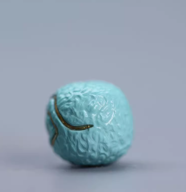 Fashionable European And American Men's Short Curly Silvery-gray Synthetic High-temperature Silk Wig Cap With A Side Part